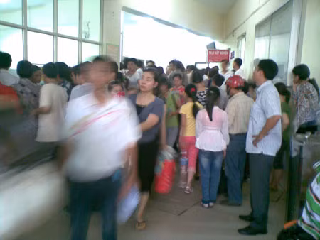  Dịch vụ "Bác sĩ tại gia" đắt hàng mùa bệnh tay, chân, miệng ảnh 2