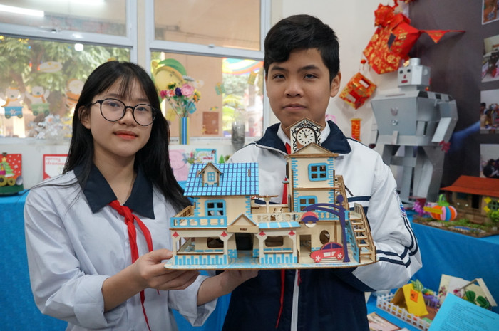 Sản phẩm ngôi nhà 3 chức năng của học sinh Trường Trung học cơ sở Nguyễn Trãi. (Ảnh: Phạm Linh)