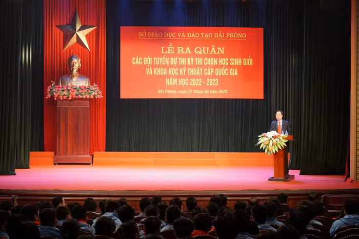 Sở Giáo dục và Đào tạo Hải Phòng tổ chức Lễ ra quân các đội tuyển dự thi Kỳ thi chọn học sinh giỏi và Cuộc thi Khoa học kỹ thuật cấp quốc gia năm học 2022 – 2023 (Ảnh: Phạm Linh)