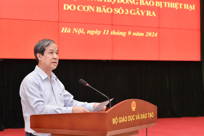 Bộ trưởng Nguyễn Kim Sơn phát động toàn ngành ủng hộ đồng bào thiệt hại bão số 3. Bộ trưởng Nguyễn Kim Sơn phát động toàn ngành ủng hộ đồng bào thiệt hại bão số 3.jpg