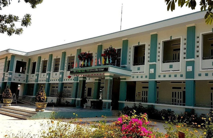 Trường Trung học cơ sở Bình Tân. Ảnh: Báo Bình Thuận. truong-hoc.jpg