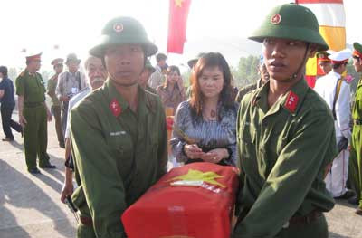 Phan Bích Hằng đã giúp nhiều gia đình tìm được hài cốt Liệt sĩ bị thất lạc? Phan Bích Hằng đã giúp nhiều gia đình tìm được hài cốt Liệt sĩ bị thất lạc?
