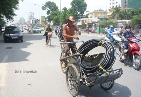 40 năm cởi trần đạp xích lô “ngoáy” ảnh 4 40 năm cởi trần đạp xích lô “ngoáy”, Tin tức trong ngày, di nhan, dap xich lo, xich lo, 40 nam, pho co, tin tuc, tin nhanh, tin hot, vn