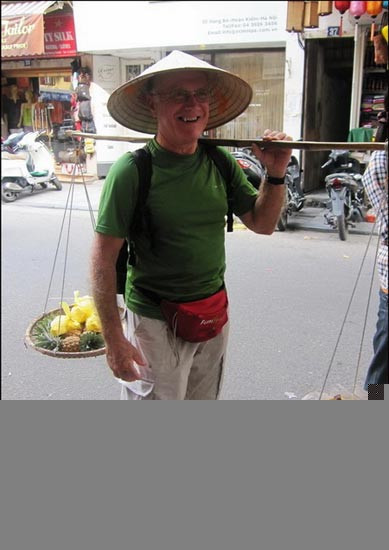 Nạn "chặt chém ở HN" lên báo nước ngoài ảnh 1 Nạn "chặt chém ở HN" lên báo nước ngoài, Tin tức trong ngày, chat chem khach, ho guom, 100 nghin 4 mieng dua, khach du lich, khach tay, ho hoan kiem, ban hang rong, khach quoc te, bao, tin hay, tin hot, tin tuc, vn