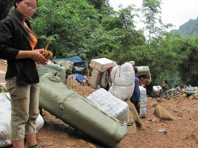 Lạng Sơn: Hàng lậu áp sát biên giới ảnh 1 Lạng Sơn: Hàng lậu áp sát biên giới, Tin tức trong ngày, hang lau, buon lau, lang son, hai quan, bien gioi, bao, tin tuc, tin hot, tin hay, vn