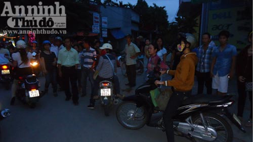 Bỏ mặc nạn nhân bất tỉnh sau tai nạn ảnh 1 Bỏ mặc nạn nhân bất tỉnh sau tai nạn, Tin tức trong ngày, tai nan, giao thong, cap cuu, nan nhan, hien truong, tin tuc, tin nhanh, tin hot, vn