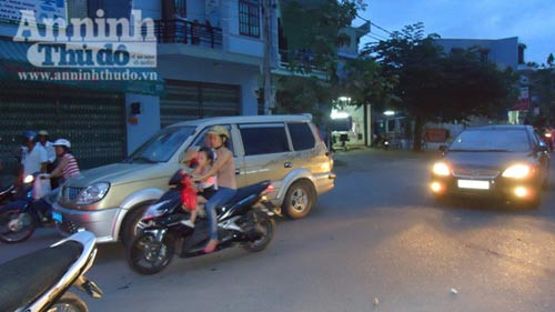 Bỏ mặc nạn nhân bất tỉnh sau tai nạn, Tin tức trong ngày, tai nan, giao thong, cap cuu, nan nhan, hien truong, tin tuc, tin nhanh, tin hot, vn