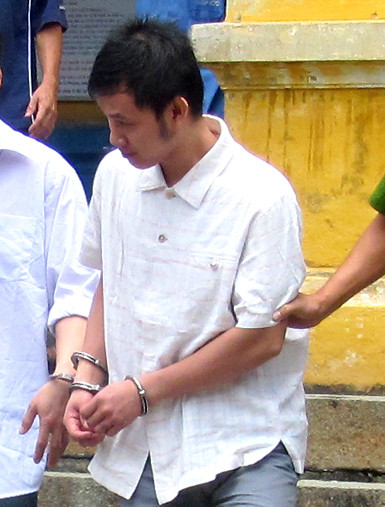 Bỏ thuốc kích dục vào sữa để "yêu" bé gái 12 tuổi ảnh 1 Bị cáo Thanh sau phiên tòa. Ảnh: B. N.