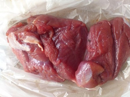 Thịt khỉ xuất hiện giữa lòng thành phố ảnh 1 Thịt khỉ xuất hiện giữa lòng thành phố, Tin tức trong ngày, thit khi, thit khi chua bach benh, tam bo bang thit khi, san vooc, thit vooc, loai vooc, thit thu rung, san thu rung, san thu, thu rung, toi ac nhan loai, da man, an thit dong loai, bao, tin hay, tin hot, tin tuc