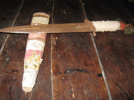 “Vua bùa chú” tiết lộ mánh khóe lừa bịp ảnh 2 “Vua bùa chú” tiết lộ mánh khóe lừa bịp, Tin tức trong ngày, vua bua chu, vu xu muong, bua ngai, me tin di doan, dan lang, tro lua bip, bua, doc than chu, bao, tin tuc, tin hot, tin hay