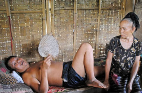 Mẹ đóng chuồng nhốt hai con thích khoả thân, Tin tức trong ngày, me nhot con, me dong chuong nhot con, khoa than, benh tam than, nguoi dien, thay cung, bao, tin tuc, tin hot, tin hay