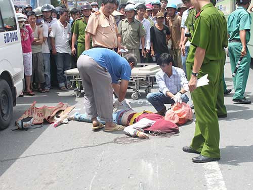 Trần ai nghề nhặt xác ảnh 1 Trần ai nghề nhặt xác, Tin tức trong ngày,