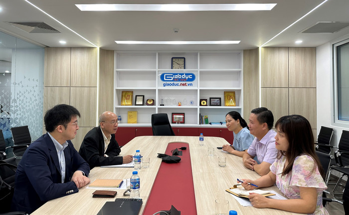 Lãnh đạo Tạp chí điện tử Giáo dục Việt Nam đã có những chia sẻ về kế hoạch, chiến lược phát triển của đơn vị trong thời gian tới. GDVN_DSQ (2).jpg