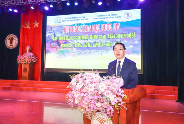Tiến sĩ Lê Đức Giang, Tỉnh ủy viên, Phó Chủ tịch Uỷ ban nhân dân tỉnh, Chủ tịch Hội đồng Khoa học công nghệ tỉnh Thanh Hóa phát biểu chỉ đạo tại Hội thảo. Picture3.png