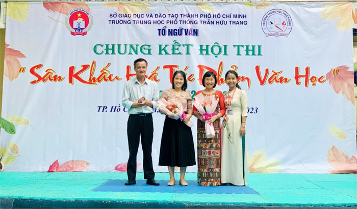 Thầy Trần Thanh Phong - Hiệu trưởng Trường Trung học phổ thông Trần Hữu Trang. Ảnh: Website Trường z414543805590065a1e0398e22c8533e942f26d1cc0090_282202322.jpg