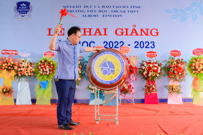Thầy Nguyễn Gia Việt - Hiệu trưởng Trường Tiểu học, Trung học cơ sở và Trung học Phổ thông Albert Einstein. Ảnh: Website trường 2-1536x1025.jpg