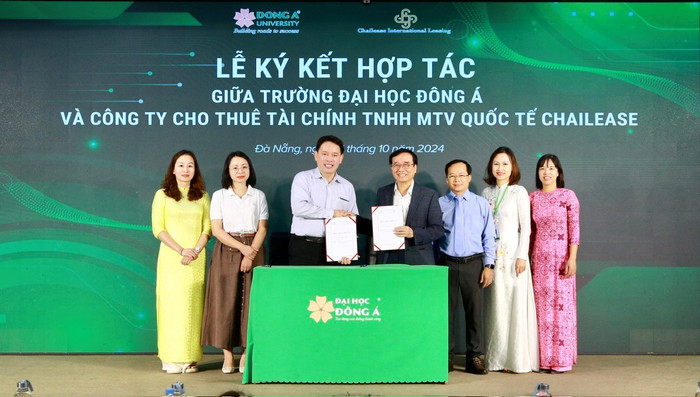 Ký kết hợp tác giữa Trường Đại học Đông Á và Công ty tài chính quốc tế Chailease cho sinh viên thực tập và làm việc. Ảnh: NVCC ký kết ĐH Đông Á.jpg