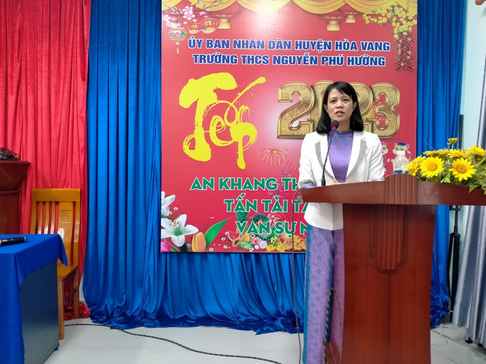 Cô Nguyễn Thị Thanh Nga - Hiệu trưởng Trường Trung học cơ sở Nguyễn Phú Hường. Ảnh: NTCC f57c278f8a73512d0862149.jpg