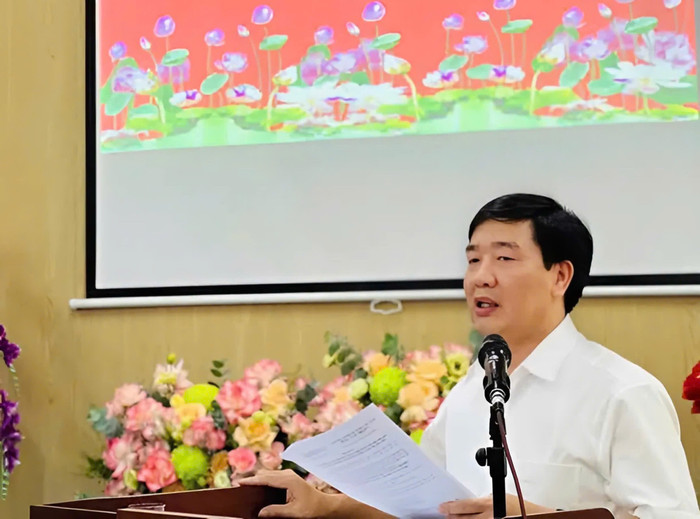 Thầy Phạm Kiều Hưng - Hiệu trưởng Trường Trung học cơ sở Yên Lạc. Ảnh: website nhà trường z6522324719834_ae92f53aeb62fdc794472697d9d87b15.jpg