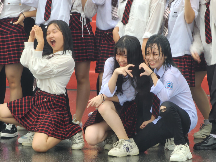 Không khí tại Quảng trường Nhà hát lớn "nóng" hơn bao giờ hết (Ảnh: Phạm Linh) Không khí tại Quảng trường Nhà hát lớn "nóng" hơn bao giờ hết (Ảnh: Phạm Linh)