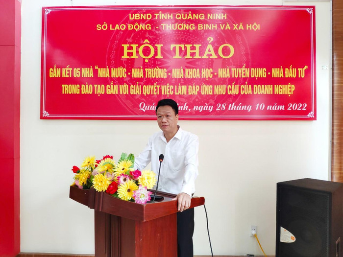 Ông Vũ Quang Trực – Phó Giám đốc Sở Lao động, Thương binh và Xã hội tỉnh Quảng Ninh nhấn mạnh vai trò gắn kết "5 nhà" trong đào tạo nghề. (Ảnh: Phạm Linh) Ông Vũ Quang Trực – Phó Giám đốc Sở Lao động, Thương binh và Xã hội tỉnh Quảng Ninh nhấn mạnh vai trò gắn kết "5 nhà" trong đào tạo nghề. (Ảnh: Phạm Linh)