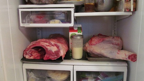 Thịt cá nên bảo quản trên ngăn đá, ngăn mát chỉ nên để 1-2 ngày. Thịt cá nên bảo quản trên ngăn đá, ngăn mát chỉ nên để 1-2 ngày.