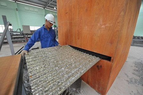 Mái lợp sinh thái được sản xuất từ vỏ hộp sữa.