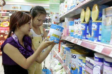 Kiểm soát chặt giá sữa bột dành cho trẻ em. Ảnh: báo Đầu tư Kiểm soát chặt giá sữa bột dành cho trẻ em. Ảnh: báo Đầu tư