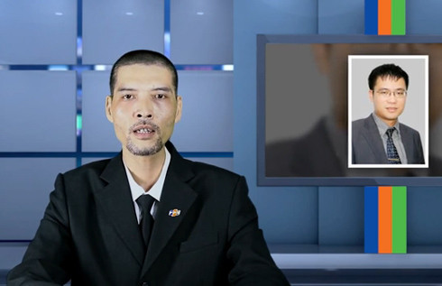 Chủ tịch Công đoàn FPT IS Đặng Huy Quang là người đọc bài "điếu văn" đưa tiễn lãnh đạo của mình. (Ảnh cắt từ clip)