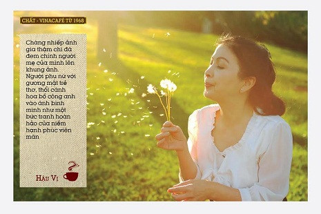 Chàng nhiếp ảnh gia thậm chí đã đem chính người mẹ của mình lên khung ảnh. Người phụ nữ với gương mặt trẻ thơ, thổi cánh hoa bồ công anh vào ánh bình minh như một bức tranh hoàn hảo của niềm hạnh phúc viên mãn. Chàng nhiếp ảnh gia thậm chí đã đem chính người mẹ của mình lên khung ảnh. Người phụ nữ với gương mặt trẻ thơ, thổi cánh hoa bồ công anh vào ánh bình minh như một bức tranh hoàn hảo của niềm hạnh phúc viên mãn.