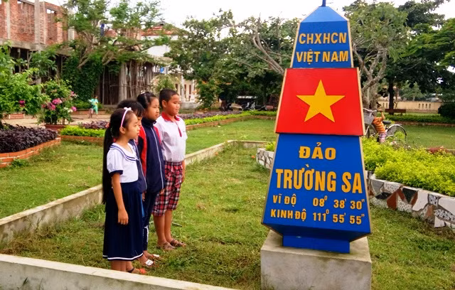 Mô hình được xây dựng trong khuôn viên trường học.