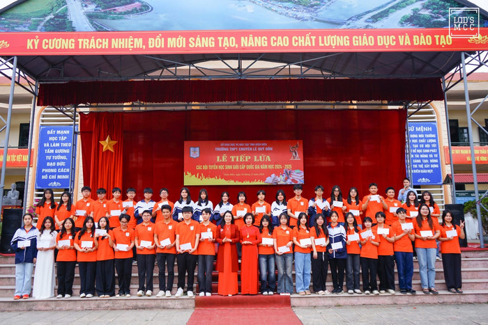 Lễ tiếp lửa các đội tuyển học sinh giỏi cấp quốc gia năm học 2024-2025 Trường Trung học phổ thông Lê Quý Đôn (Điện Biên). Ảnh: NTCC. THPT Chuyên Lê Quý Đôn (Điện Biên)