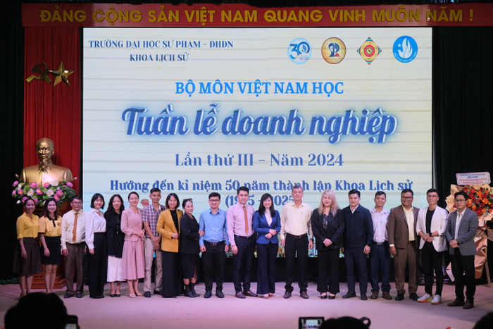 Trường Đại học Sư phạm - Đại học Đà Nẵng và Khoa Lịch sử, bộ môn Việt Nam học tổ chức Chương trình khai mạc Tuần lễ doanh nghiệp của ngành Việt Nam học lần thứ III năm 2024. Ảnh: NTCC. TUAN LE DOANH NGHIEP VNH.JPG