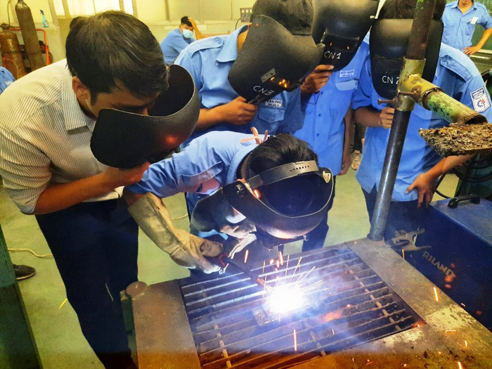 Sinh viên học ngành Hàn công nghệ cao tại Trường Cao đẳng Kỹ thuật Cao Thắng. (Ảnh: Website nhà trường).