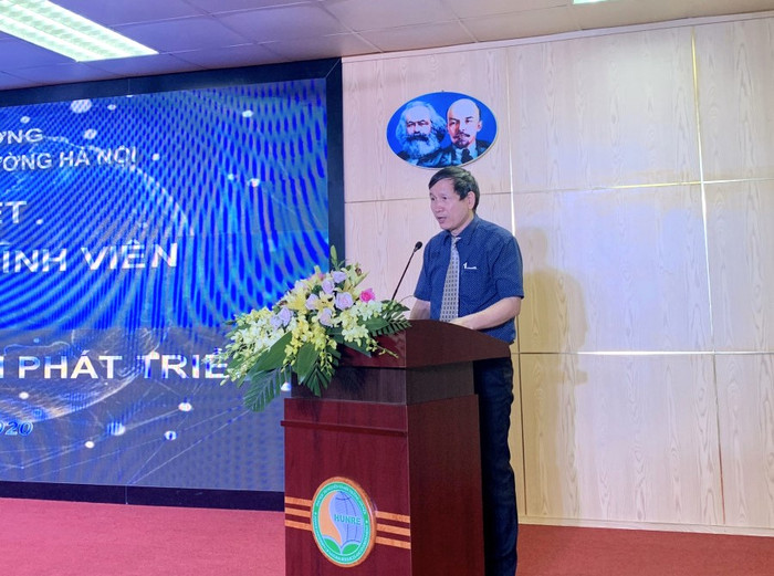 Thầy Nguyễn Bá Dũng - phó giáo sư ngành Khoa học trái đất. Ảnh: NTCC. th dung.jpg