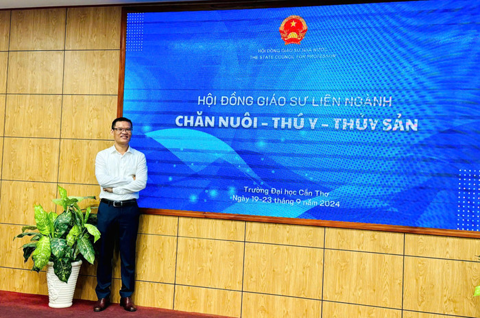 Thầy Bùi Đắc Thuyết - phó giáo sư ngành Thủy sản. Ảnh: NTCC. th thuyet.jpg