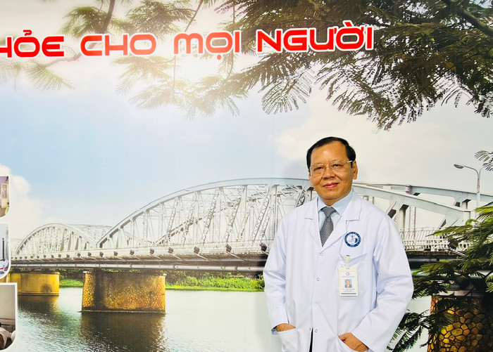 Phó Giáo sư, Tiến sĩ Trần Xuân Chương - Phó Chủ tịch Hội Truyền nhiễm Việt Nam, Trưởng Bộ môn Truyền nhiễm - Lao, Trường Đại học Y Dược (Đại học Huế). Ảnh: NVCC. PGS TS Trần Xuân Chương.jpg