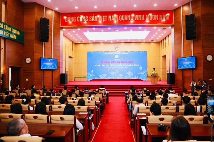 Lễ Tổng kết và Trao giải Cuộc thi Đại sứ Văn hóa đọc năm 2024 diễn ra tại Trung tâm Hội nghị tỉnh Phú Thọ. quang cảnh.jpg