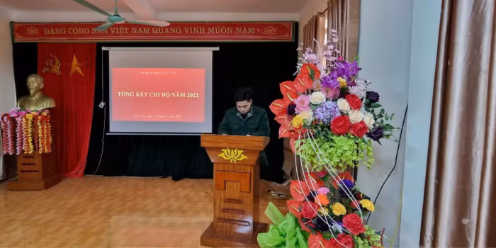 Thầy Lương Xuân Bình - Quyền Hiệu trưởng Trường Trung học cơ sở xã Cán Cấu (huyện Si Ma Cai, tỉnh Lào Cai). Ảnh: NVCC.