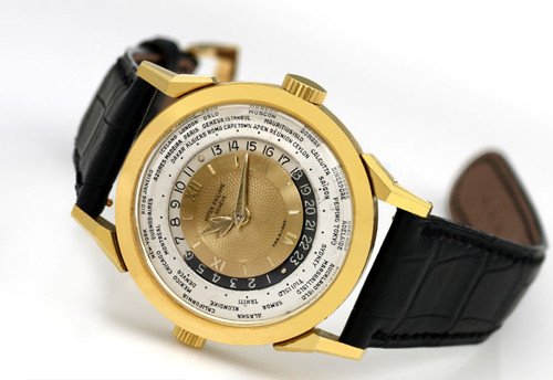 9. Patek Philippe 1953 Model 2523 Heures Universelles Watch. Giá: 2,9 triệu USD. Được bày bán năm 2006 tại một cuộc đấu giá, chiếc đồng hồ làm từ vàng 18K này thu về 2,9 triệu USD. 9. Patek Philippe 1953 Model 2523 Heures Universelles Watch. Giá: 2,9 triệu USD. Được bày bán năm 2006 tại một cuộc đấu giá, chiếc đồng hồ làm từ vàng 18K này thu về 2,9 triệu USD.