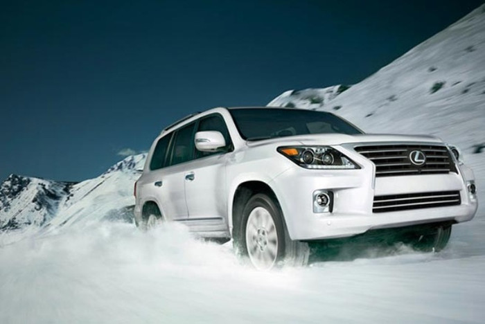 8. Lexus LX đời 2013 Giá trị bán lại sau 3 năm: 65% Giá trị bán lại sau 5 năm: 47%