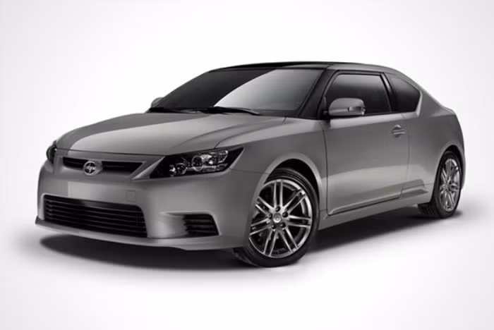 10. Toyota Scion tC đời 2013 Giá trị bán lại sau 3 năm: 60% Giá trị bán lại sau 5 năm: 46,5%
