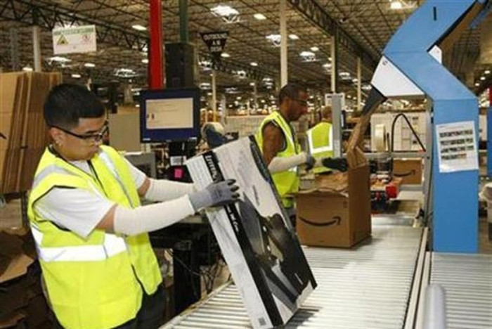 Hàng hóa sẽ được đóng gói cẩn thận bằng ni-lon. Mức đóng gói cao nhất là 2.086.548 lượt trong một tuần.