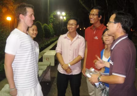 11. Người dân ở đây sẽ hỏi bạn về tuổi, quốc tịch và tình trạng hôn nhân của bạn ngay trong lần gặp đầu tiên.