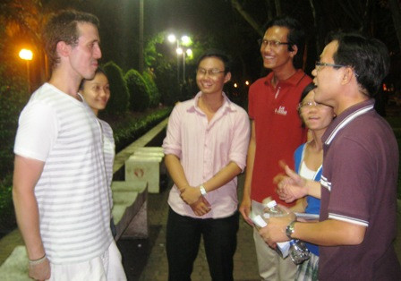 11. Người dân ở đây sẽ hỏi bạn về tuổi, quốc tịch và tình trạng hôn nhân của bạn ngay trong lần gặp đầu tiên. 11. Người dân ở đây sẽ hỏi bạn về tuổi, quốc tịch và tình trạng hôn nhân của bạn ngay trong lần gặp đầu tiên.