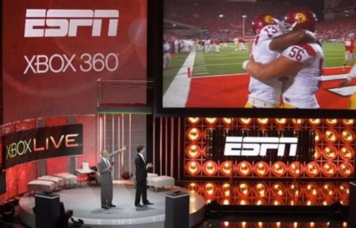 2. ESPN (Mỹ) Giá trị thương hiệu: 11,5 tỷ USD. Kênh truyền hình ESPN hiện thu phí 5,06 USD một thuê bao mỗi tháng. Đây là mức cao nhất đối với các nhà cung cấp dịch vụ này và gấp 5 lần so với NFL Network, kênh truyền hình đứng ở vị trí thứ hai. Lợi nhuận trước thuế của ESPN được dự đoán vượt 3,2 tỷ USD năm 2012.