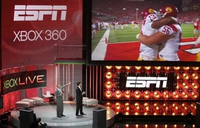 2. ESPN (Mỹ) Giá trị thương hiệu: 11,5 tỷ USD. Kênh truyền hình ESPN hiện thu phí 5,06 USD một thuê bao mỗi tháng. Đây là mức cao nhất đối với các nhà cung cấp dịch vụ này và gấp 5 lần so với NFL Network, kênh truyền hình đứng ở vị trí thứ hai. Lợi nhuận trước thuế của ESPN được dự đoán vượt 3,2 tỷ USD năm 2012.