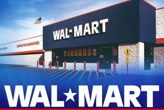 1. Wal-Mart. Facebook: Hơn 25,7 triệu lượt like. Twitter: Hơn 279.000 người theo và hơn 62.000 tin nhắn tweet. Tập đoàn bán lẻ này đã lập hàng loạt trang Facebook khác nhau cho hàng nghìn chi nhánh của hãng, như Trung tâm Brooklyn, Minesonta và Stockton, California... Thông qua Facebook, Wal-Mart tương tác với khách hàng, đề nghị họ gửi lên trang hình ảnh những chuyến đi yêu thích của họ hay đưa ra những câu hỏi thích hợp cho các ngày lễ quan trọng...