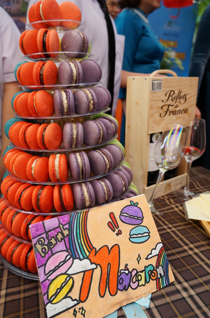 Macaron - món bánh đặc trưng của ẩm thực Pháp (Ảnh: Phạm Linh) Macaron - món bánh đặc trưng của ẩm thực Pháp (Ảnh: Phạm Linh)