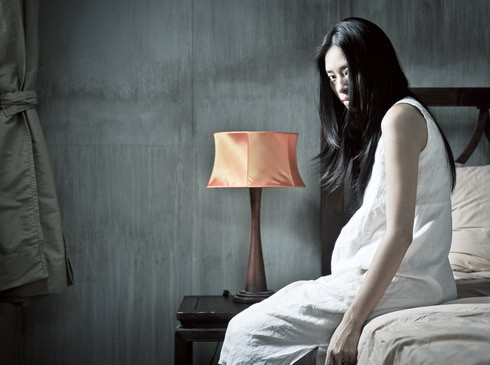 Tạo hình của Ngô Thanh Vân trong vai người vợ bị sẩy thai. Tạo hình ma mị của Ngô Thanh Vân trong vai người vợ bị sẩy thai.